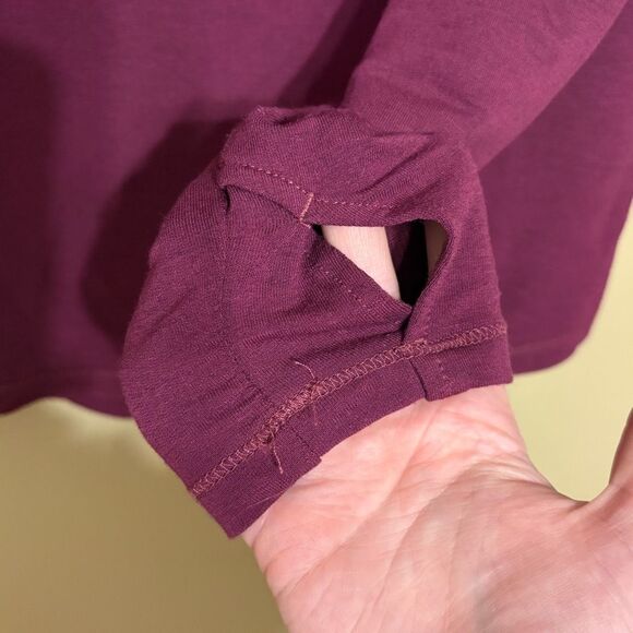 Yogalicious Women’s Magenta Athletic Pullover Cutout Back Medium - Picture 3 of 6